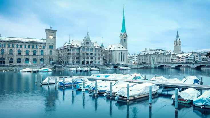 Zürich's Lake and Old Town (Altstadt)